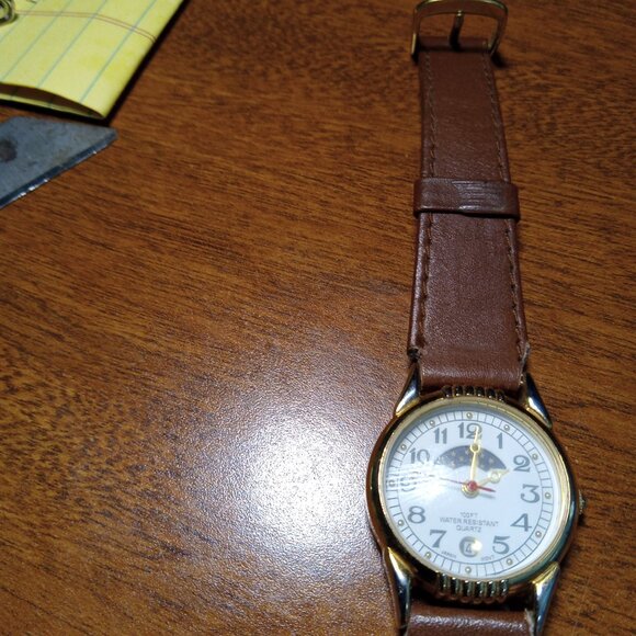 White Stag ladies MOON PHASE watch. - Picture 3 of 9